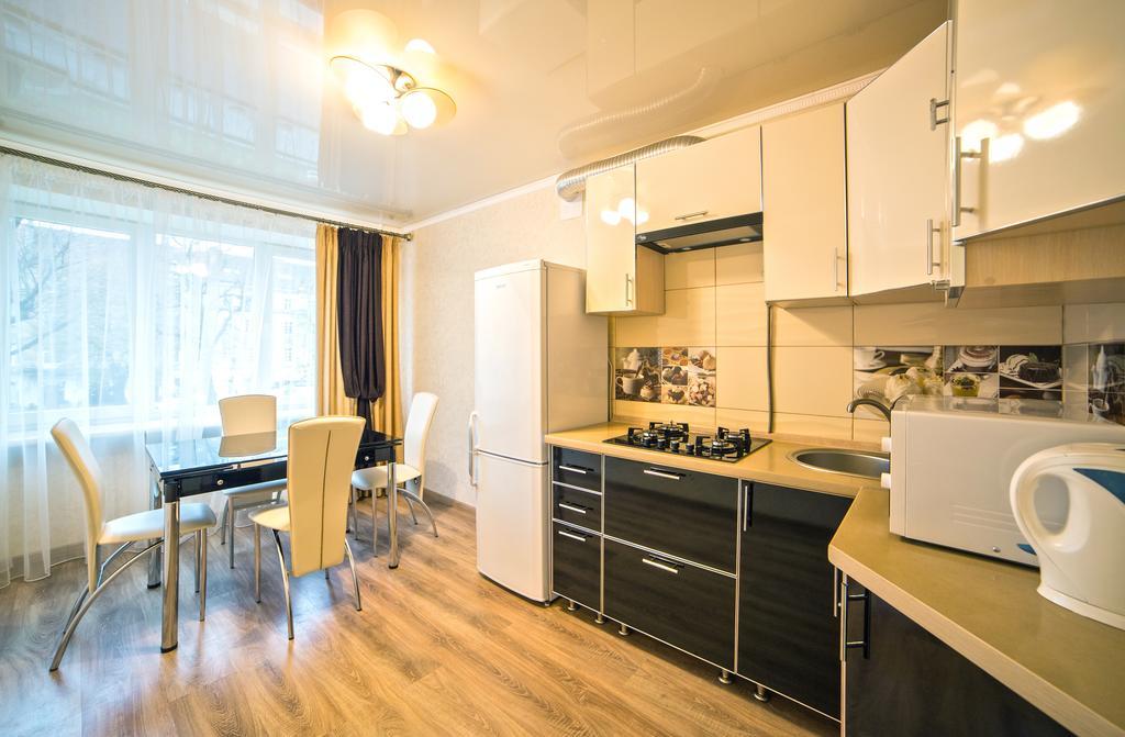 Apartments On Svobody Avenue- The Center Of ลวีฟ ภายนอก รูปภาพ